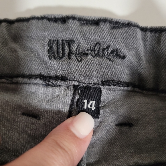 Women's Distressed Gray Jeans - Picture 8 of 16